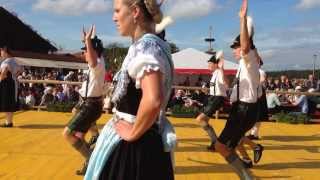 Video thumbnail of "Volkstanz im oberbayerischen Obing beim Bauernhiagst (Bauernherbst)"