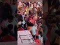 Dewas: ई-रिक्शा चालक की सरेआम पिटाई | नावेल्टी चौराहे का वीडियो वायरल | Law and Order पर सवाल