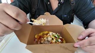 URBAN ASMR : Calvert eating Thai Omelet screenshot 4