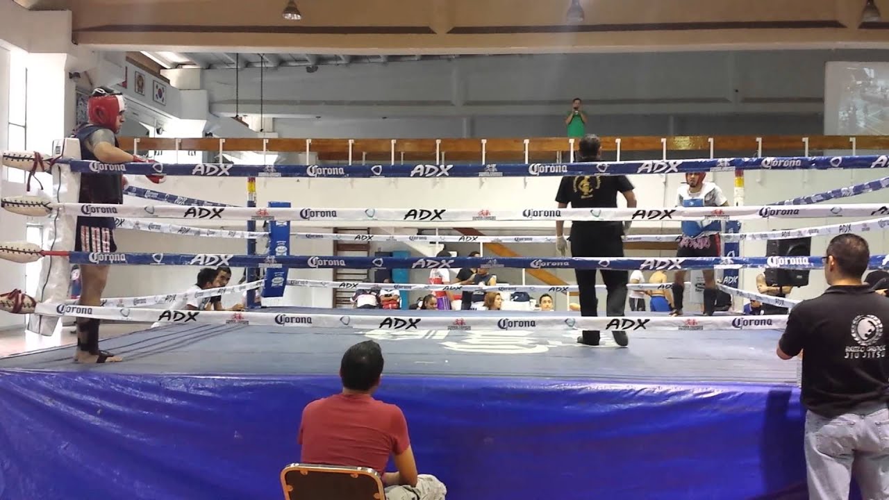 Final 8 campeonato nacional de muay thai 2013. peso medio pesado. Hugo Reyes YouTube