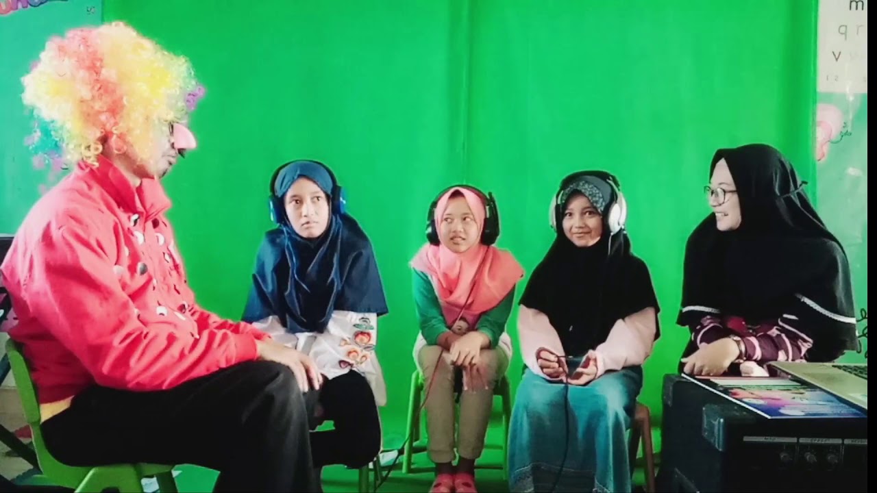 DIRIZU Voice (Diva, Rina, Zulfa) & Bu Sisca Bersama Paman Tau - YouTube