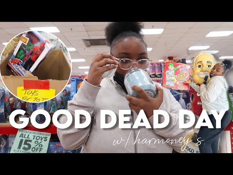 VLOG: DOSSIER AT WALMART?!, donating toys to the less fortunate {vlogmas day 13}