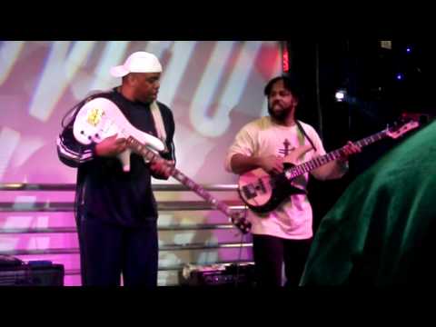 Quintin Berry & Victor Wooten eating it up at NAMM 2011