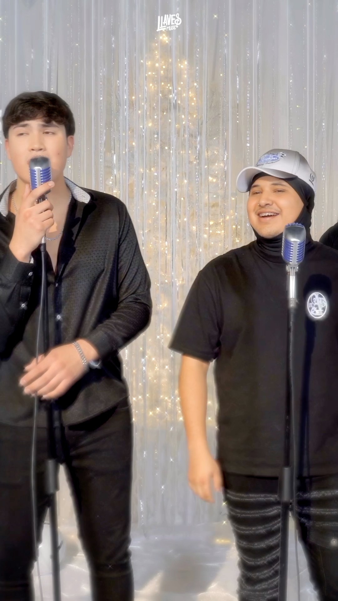 Un blanco sueño y un cantar... ❄️#BlancaNavidad de Los Ilegales y La Décima Clave ??