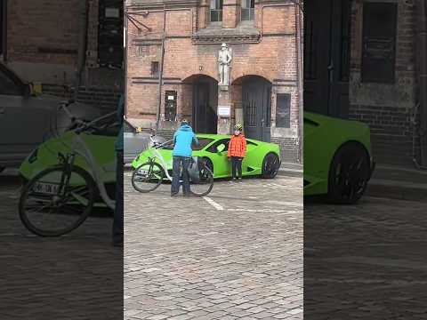 Kurz ein Kind glücklich gemacht ✌🏻#automobile #lamborghini #supercars #hamburg