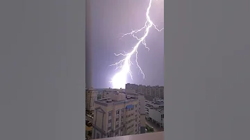 Thunderstorm and lightning. Молнии во время грозы. Сильная гроза