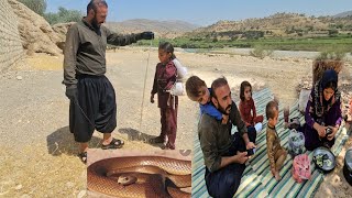Download Lagu Harsh nomadic life fun in nature, cooking traditional food and harvesting therapeutic mountain honey MP3 Download Lagu Harsh nomadic life fun in nature, cooking traditional food and harvesting therapeutic mountain honey MP3