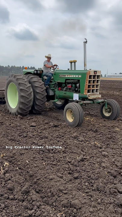 OLIVER 1950-T Tractor #bigtractorpower #agco #olivertractor #whitefarmequipment #tractor