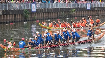 Đua ghe Ngo trên kênh Nhiêu Lộc TPHCM