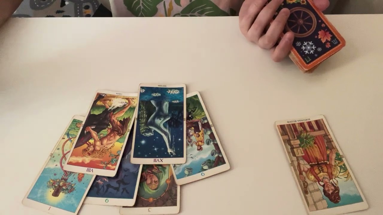 4 Королевы👸Что (кто) на пороге?🤩