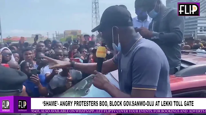 'SHAME' - ANGRY PROTESTERS BOO, BLOCK GOV. SANWO-OLU AT LEKKI  TOLL GATE