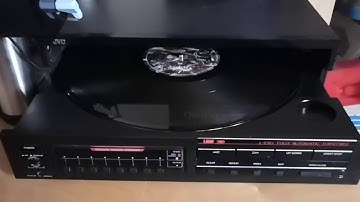 Testing the front-loading turntable JVC L-E50B