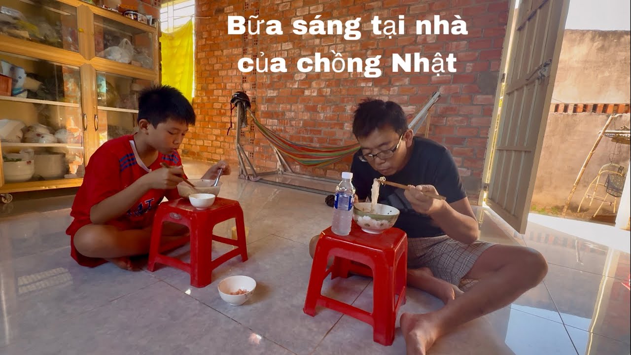 Tình hình sức khoẻ chồng Nhật tạm ổn định khỏe hơn nên em cho đi bộ lại nhà mẹ.bữa sáng tại nhà