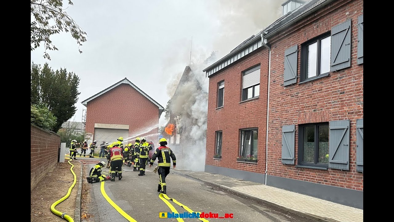 2025-10-11 Aldenhoven: Wohnhaus in Vollbrand