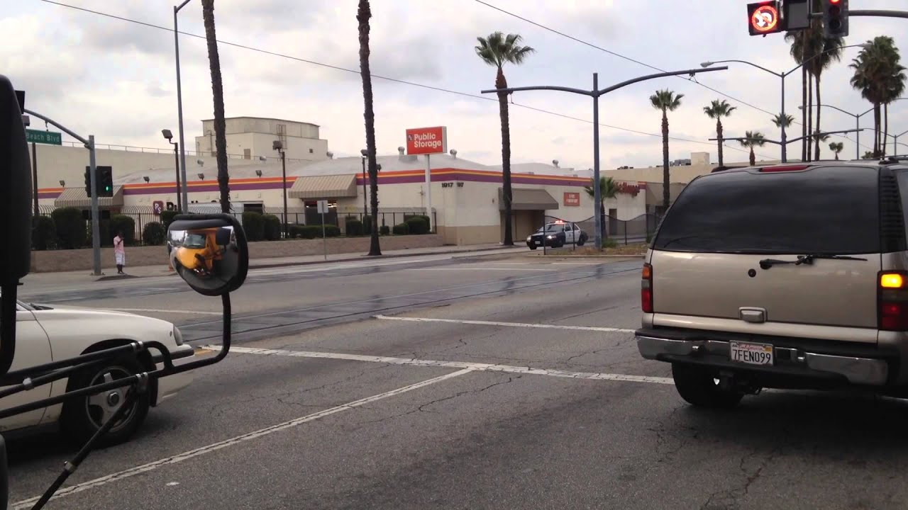 Long Beach PD responding code 3