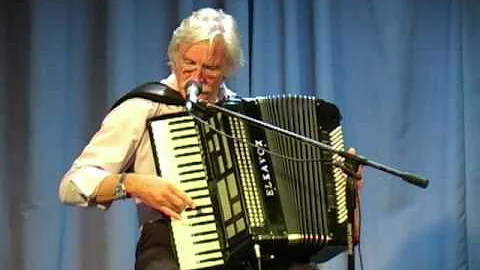 George Syrett playing Hatikvah at Leyland Accordio...