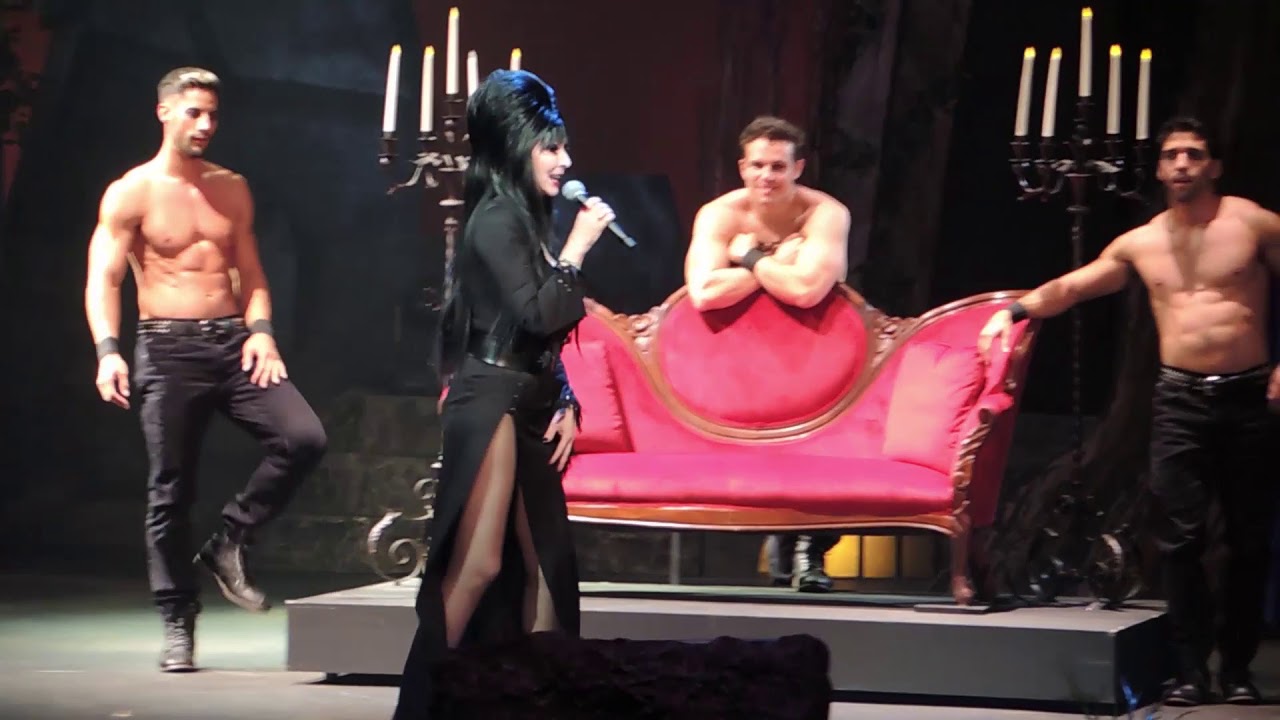 Elvira: Mistress of the Dark FULL Show 2017 Knott's Scary Farm