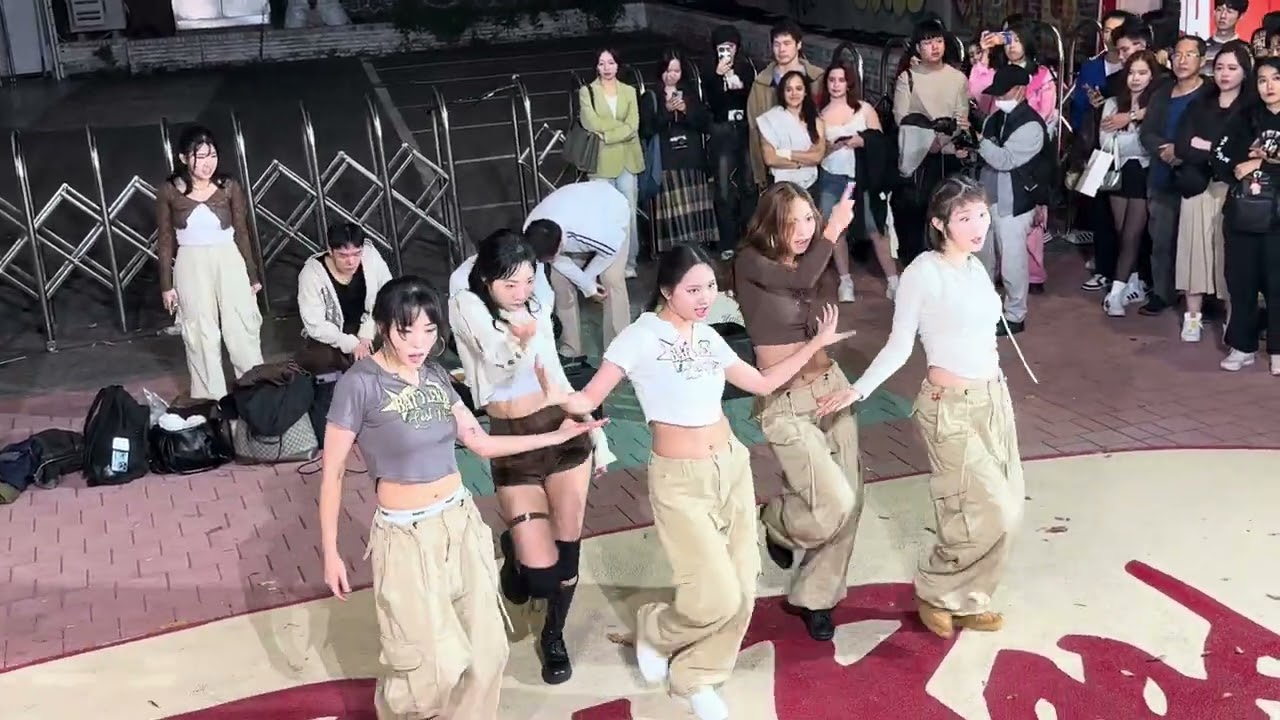 HONGDAE K-POP BUSKING (Solar Mild) - [Meovv] Meow