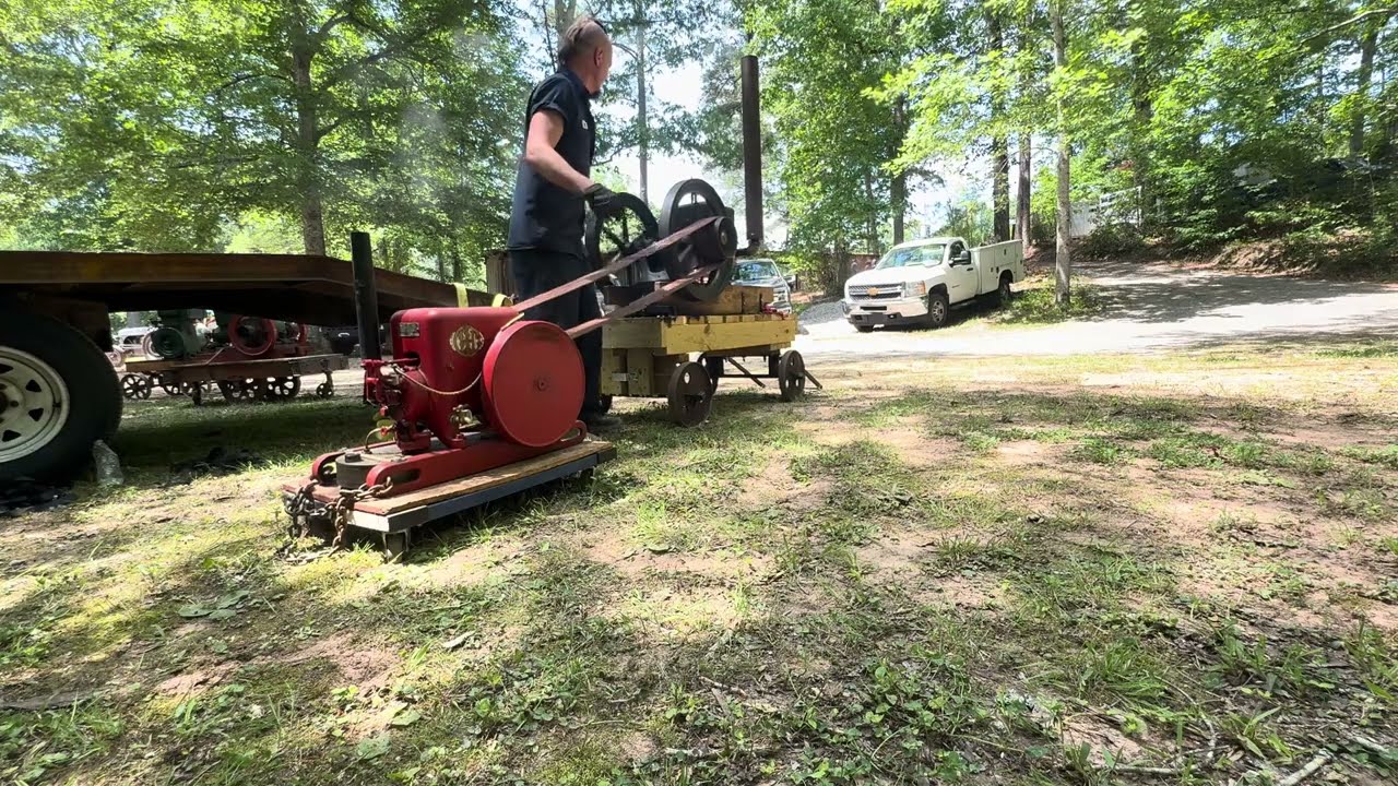 Using my 2 1/2 horse power LA international to Start my 6 Horse Using my 2 1/2 horse power LA international to Start my 6 Horse