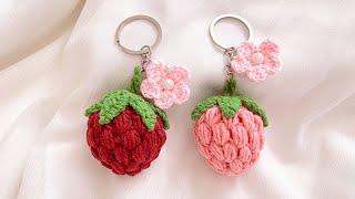 Very beautiful strawberry keychain crochet in few minutes| chaveiro de morango de crochê