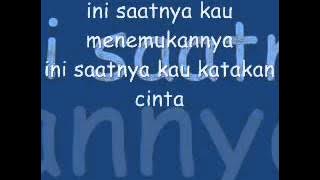 HELLO   Pejuang Cinta  Lirik