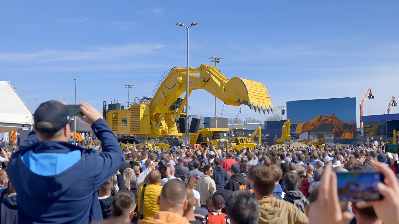 Komatsu destacó en bauma 2025 con más de 30 equipos en exhibición 