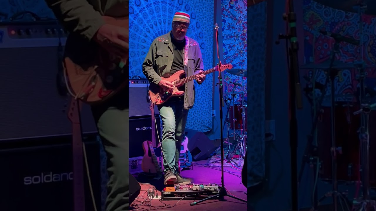 Koch Marshall Trio delivering an epic version of Redhouse.