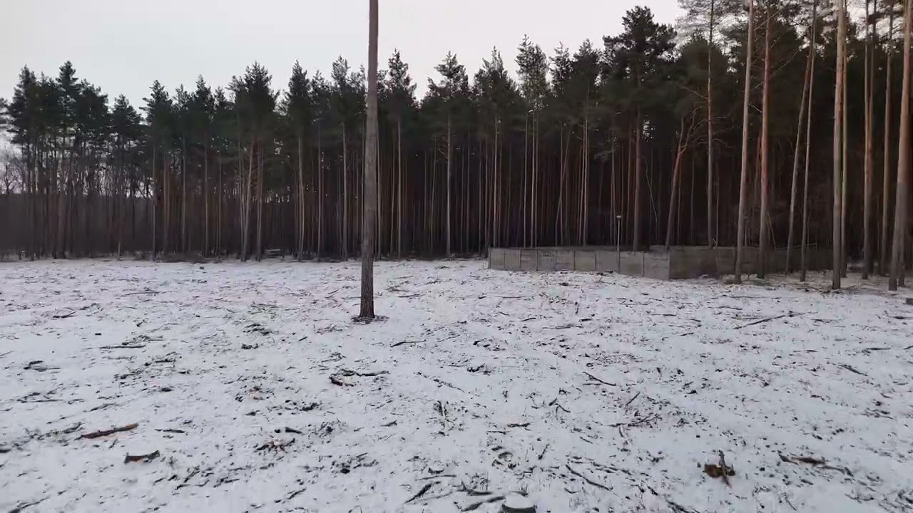 Mini 4 pro 62 km/h nisko nad ziemia