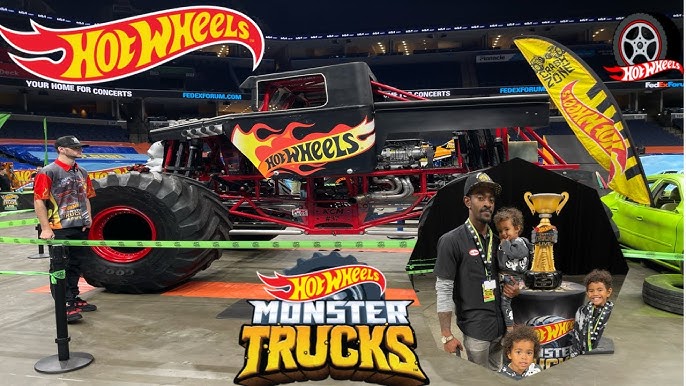 Hot Wheels - 2023 Monster Trucks Monster Trucks Live 5/8 Mega-Wrex  (BBHNW29)