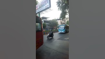 MSRTC E Shivneri heading towards Swargate #bus #shorts #msrtc #e-shivneri #trending