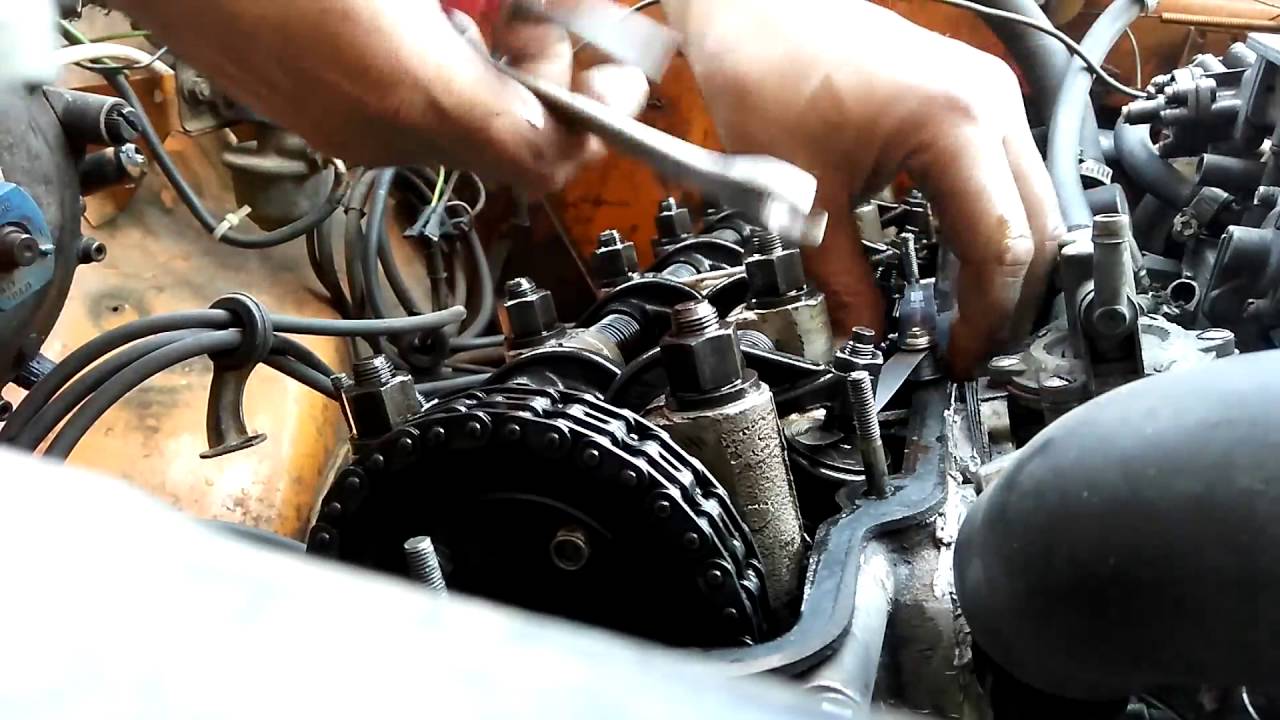 "ГТ" Регулируем клапана на Москвиче! Двигатель М-412. - YouTube