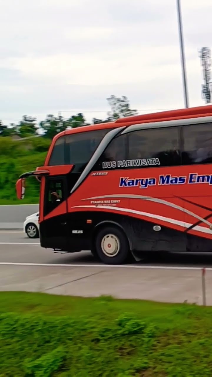 Karya Jaya: Mengaspal Jalan Wisata dengan Armada yang Prima