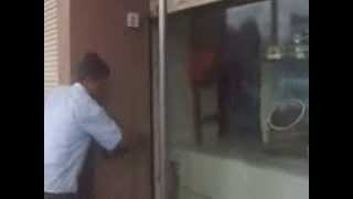 Roller Shutter with Gear Box system wmv)
