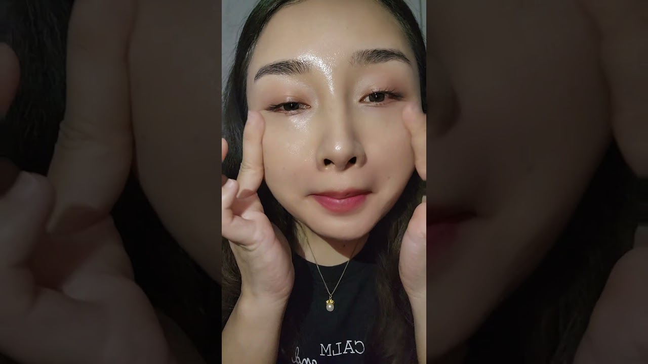 Our newly launched 🌱O2 BUBBLE PEPTIDE ESSENCE 🫧with cica soothing agent✨Skin nourishing essence