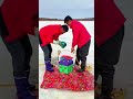 😱👾 Вълшебната кутия беше скрита под леда! Няма да повярвате какво излезе! 🧊✨📦