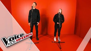 SESSIE: Sean & Tiany brengen 'No Sound But The Wind' | The Voice Kids | VTM Resimi