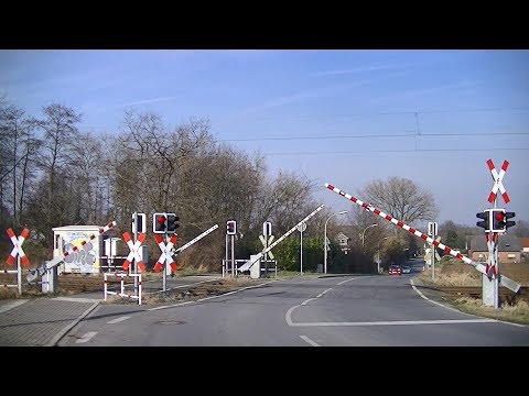 Spoorwegovergang Unna (D) // Railroad crossing // Bahnübergang