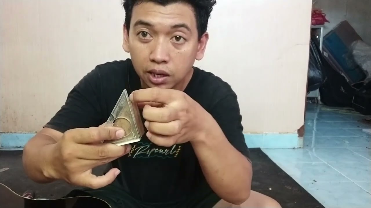 cara perbaiki neck turun di lubang body karna ditarik senar gitar yamaha original - sudat gitar