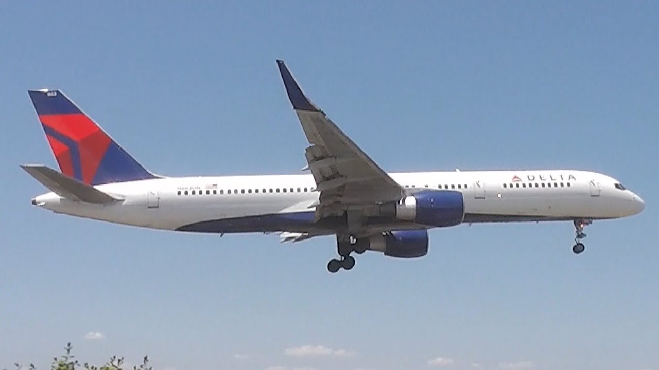 Delta Air Lines Boeing 757-232 [N661DN] Landing - YouTube