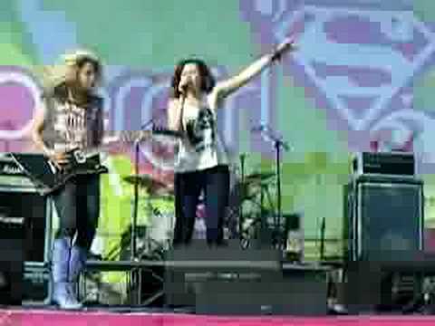 The Donnas-Who Invited You Live