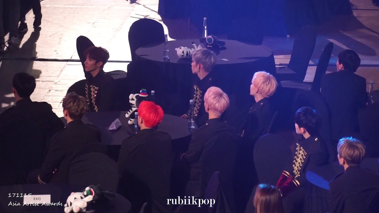 171115 AAA - Seventeen 세븐틴 react to Mamamoo's Yes I am 마마무 (Asia Artist Awards)