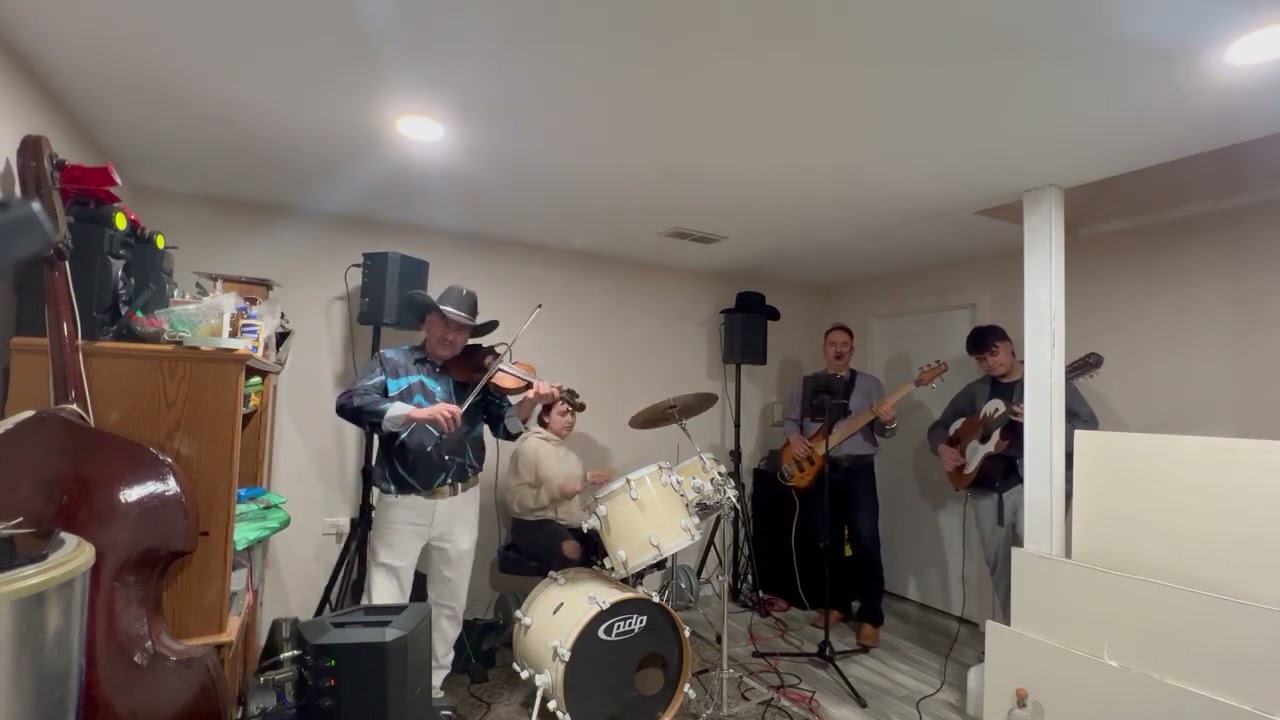 AY UNOS OJOS 👀 AL ESTILO MADROÑOS DEL BARRANCO 🎻🎸🪕🎼🎼