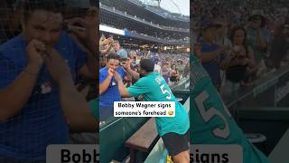 He asked Bobby Wagner to sign his forehead 💀 #mlb #bobbywagner #seahawks