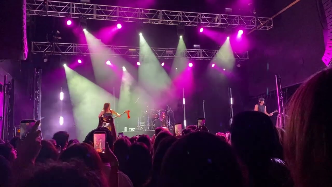 Joyride by @maggielindemann! 🖤 || Entire Song LIVE ||