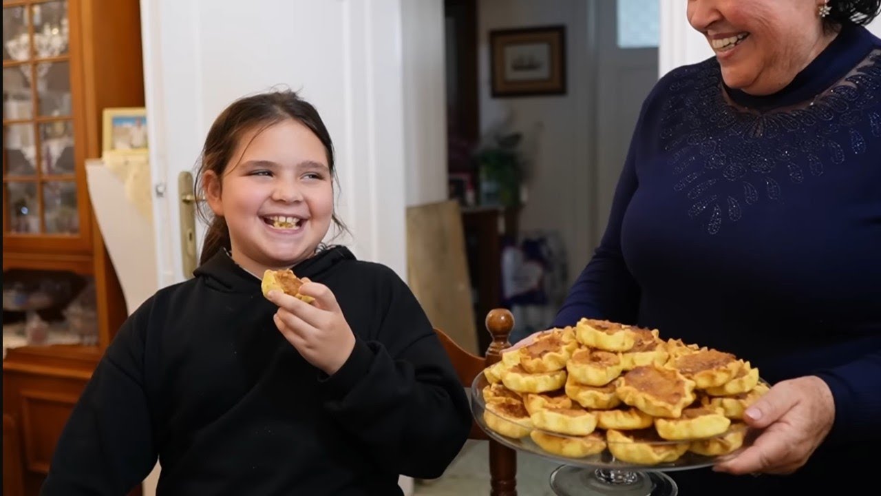 Μελοπιτάκια "Τσιμπητά" Μυκόνου από την κυρία Άννα Καλλέργη και τις αδελφές της!