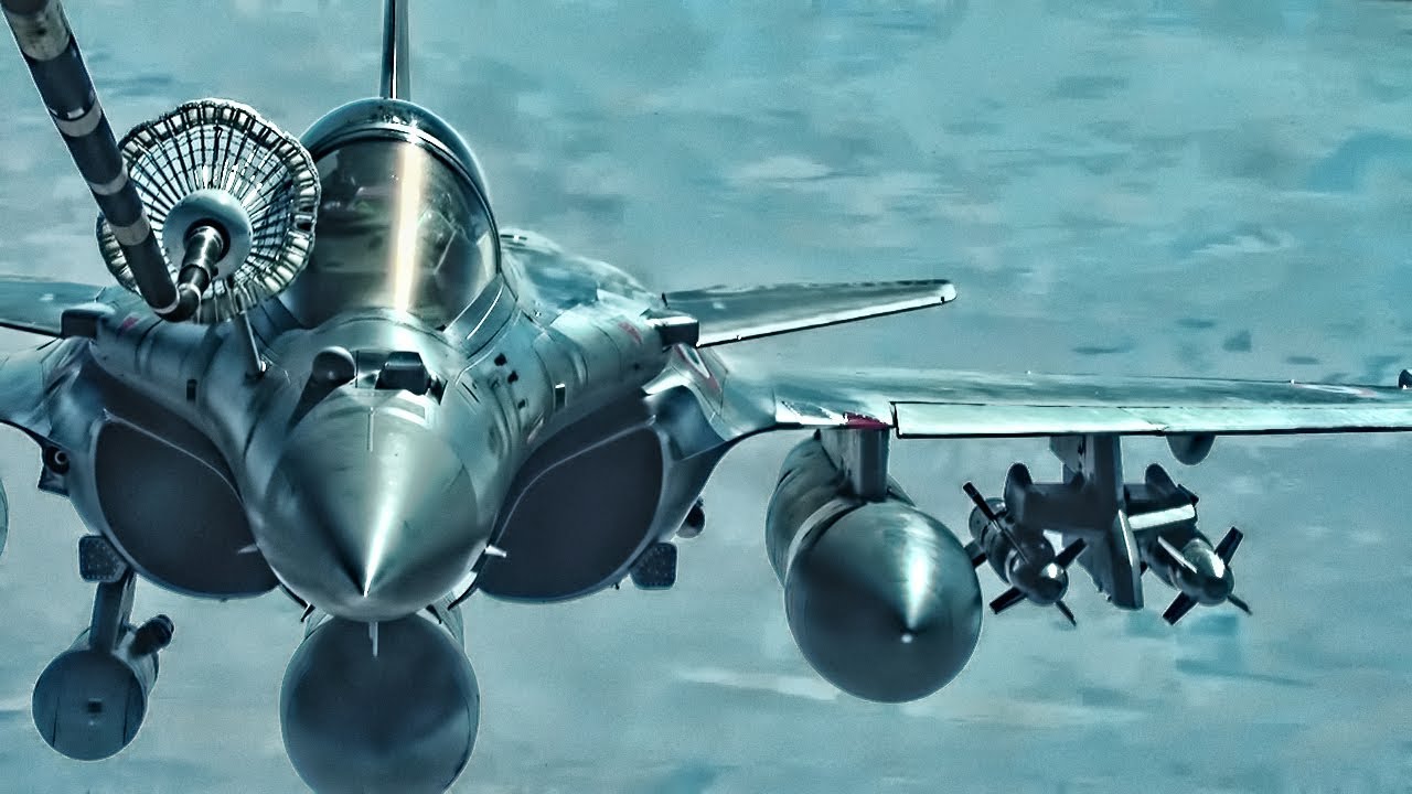 French Air Force Rafale C & USAF F-35A • Inflight Refuel - YouTube