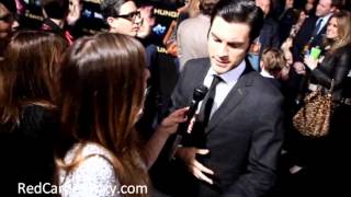 Celebrity Red Carpet Roxy chats with Wes Bentley from The Hunger Games Profile