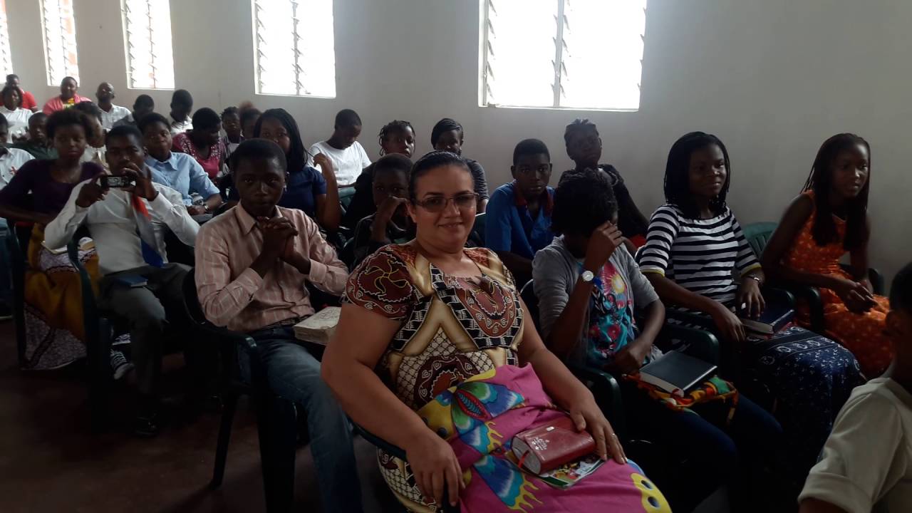 LOUVOR NA IGREJA VISÃO CRISTÃ - CIDADE DA BEIRA-MOÇAMBIQUE