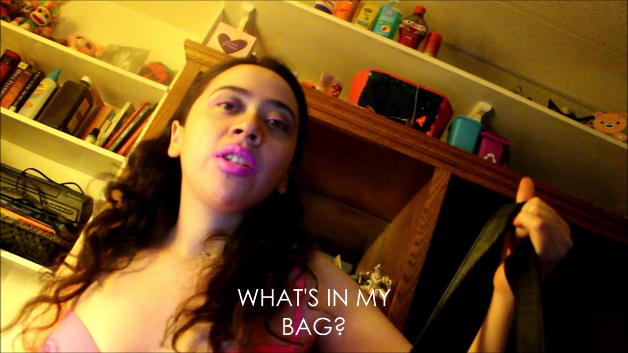 What's in my bag? Bratz edition (shop now)