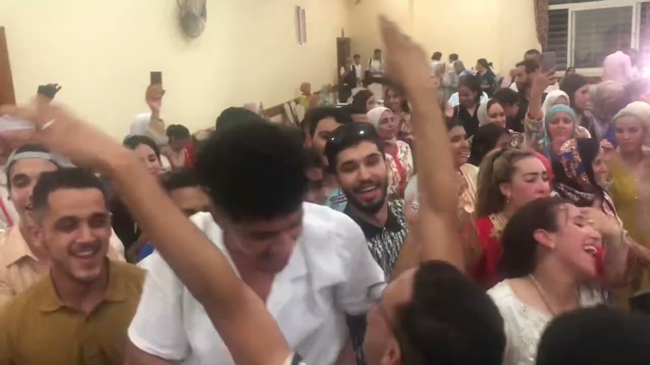 فن الغيطة مع الفنان ميلود بومية بقاعات خنيفرة وتجاوب الجمهور